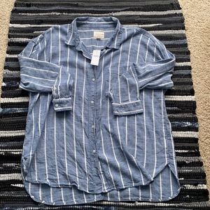 NWT AE Button Up